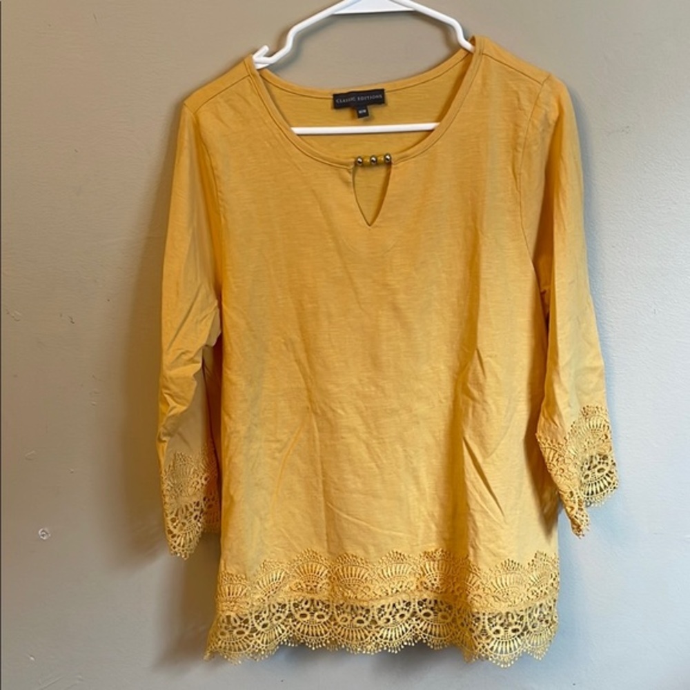 Women’s T-shirt Yellow Lace Trim Top (Bin C)​
